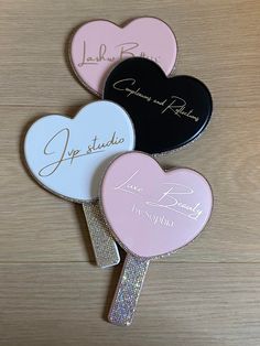 Elevate your beauty studio with our Custom Handheld Mirror for lash Techs, makeup artists, estheticians, nurse injectors, and other beauty enthusiasts. Key Features: 🌸 Customizable: Personalize with your name, or business name. 🌸 Color Options: Available in pink, black, white, and purple. 🌸Dimensions: 7 inches long (top of mirror to bottom of handle), 5 inches wide 🌸 Versatile Use: Ideal for lash technicians, makeup artists, aestheticians, nurse injectors, and other beauty enthusiasts. 🌸 Pe Gifts For Lash Techs, Makeup Studio Ideas Beauty Room, Lash Room Aesthetic, Lash Salon Decor, Black And Pink Room, Pink Room Ideas, Lash Mirror, Lash Room Ideas, Rhinestone Mirror