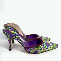 Authentic Manolo Blahnik Purple And Green Floral Slingback Pointed Heels Size 35 -Size 35 But Would Recommend For Up To A Narrow 36 -Great Condition -True Vintage Manolos.. Carrie Bradshaw Would Be Drooling Over These -Originally Around 675 Usd Message Me With Any Questions Manolo Blahnik Green, Manolo Blahnik Shoes, Pointed Heels, Purple And Green, Carrie Bradshaw, Manolo Blahnik, True Vintage, Green And Purple, Shoes Women Heels