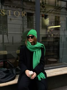 Green Beanie Outfit, Outfits For Winter 2023, Winter Beanie Outfit, Green Scarf Outfit, Fashion Outfits For Winter, Bottega Green, Beanie Outfits, Scarf Outfit Winter, Green Beanie