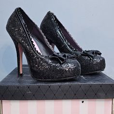 Brand New Black Sparkle Sexy High Heels. Heal Is 5" High. Sailor Shoes, Black Sparkly Heels, Cheetah Print Heels, Velvet Pumps, Glitter Pumps, Take Off Your Shoes, Sparkly Heels, Neon Aesthetic, Blue Pumps