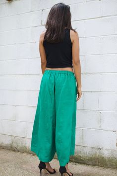 M E A S U R E M E N T S Waist 26 in. up to 40 in. (max with elastic band) Hips up to 54 in. Wide leg circumference 30 in. Inseam 23 in. Pocket 2 pockets Total length 35 in. Material High quality linen fabric M O D E L * Size US4 * Height 5 ft. 4 in. or 163 cm. With or without 4 in. high heels. These pants are a new addition to our linen pants collection. They're made with high quality linen with high end detailing and are tailored to make you look and feel your best! The pants are very roomy wit Resort Pants, Low Crotch Pants, Black Kaftan, Pants Collection, Pants Linen, Burning Man Outfits, Drop Crotch Pants, Hip Ups, Wide Leg Linen Pants