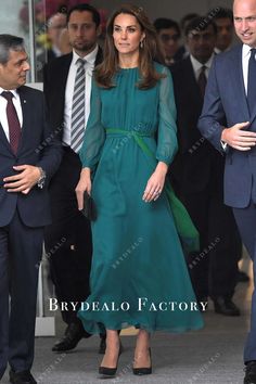 Kate Middleton Teal Maxi Dress Aga Khan Centre Visit 2019 Kate Middleton Long Dress, Princess Kate Middleton Dresses, Teal Dress Outfit, Kate Middleton Style Dresses, Kate Outfits, Ankle Length Gown, Green Sash, Kate Middleton Style Outfits, Teal Maxi Dress