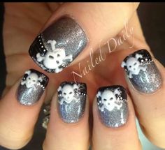 Halloween Pirat, Pirate Nails, Frozen Nails, Skull Nail Art, Glitter Skull, Halloween Nails Diy, Sugar Nails