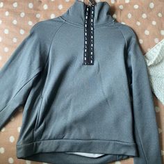 Brand New, Never Worn. Still Has Tags. Xs. Nike Gray Tops For Fall, Nike Winter Workout Tops, Nike Workout Tops For Winter, Winter Workout Nike Tops, Nike Workout Tops For Fall, Winter Nike Stretch Tops, Nike Stretch Winter Tops, Nike Crop Top Hoodie, Nike Fleece Hoodie