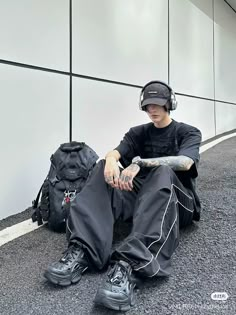 Male Airport Outfit, Acubi Male Outfits, Baggy Jeans Ideas, Hiphop Outfit Men, Acubi Boy, Black Outfits Ideas, Hiphop Outfit, Streetwear Boy, Me In School