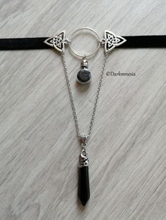 Gothic Metal Choker As Gift, Handmade Gothic Choker Jewelry, Cool Chokers, Gothic Festival Choker Jewelry, Gothic Pendant Jewelry For Festivals, Gothic Onyx Necklace As A Gift, Gothic Onyx Jewelry For Gift, Gothic Onyx Necklace Gift, Gothic Pendant Choker For Party