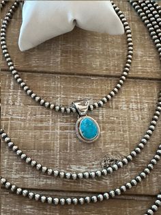 Taylor Necklace, Stretch Beaded Bracelets Diy, Backyard Elopement, Vintage Turquoise Jewelry, Rodeo Jewelry, Horse Hair Pottery, Western Fits, Jewelry Designing, Necklace Collection