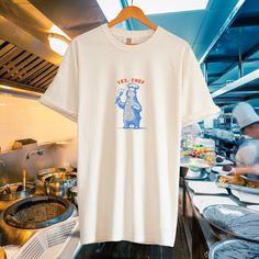 ɪ ᴀᴄᴋɴᴏᴡʟᴇᴅɢᴇ ᴡʜᴀᴛ ʏᴏᴜ ꜱᴀɪᴅ "YES, CHEF" - restaurant kitchen talk! This clever bear chef is ready to turn heads in this oversized cotton tshirt for men and women.  THE BEAR tee will be appreciated by foodies, cooks, sous chefs, and bear lovers alike! 🖤Comfort Colors Fabric: Enjoy unmatched comfort and quality with every wear. The pre-shrunk fabric ensures a consistently great fit.  🖤Made using 100% US cotton that is ethically grown and harvested. 🖤PERSONALIZATION: Would you like this graphic Men's Chef Pants, Men's Chef Jacket, Women's Chef Jacket, Chef Restaurant, Yes Chef, Chef Shirt, Chef Humor, Chef Shirts, Restaurant Owner