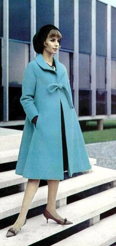 Fashion 60s, Fashion 1960s, Sixties Fashion, Blue Coat, Studio 54, Retro Mode