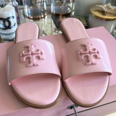 These Beautiful Everly Slide, Soft Patent Petunia Bb Pink Leather Slides Are Absolutely Gorgeous! Nwt Latina Outfits, Pink Slides, Cute Outfits For School, Leather Slides, Tory Burch Shoes, Pink Leather, Dream Wardrobe, Christmas List, Baby Pink