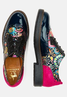 The Artist is our long-standing, traditional women's oxford shoe that never goes out of style. It comes in many assorted colors, textures, prints and accents. The Artist will never disappoint. It's a feminine take on a masculine brogue, that will leave you wanting to add new colors to your collection every season. And of course every Artist is handcrafted from the finest Italian leather, and always comes with our comfortable, long lasting rubber soles. The Artist Navy Pink has navy blue patent l Womens Oxford Shoes, Women Brogues, Oxford Shoe, Quoi Porter, Fantastic Shoes, Women Oxford Shoes, Pink Shoes, Good Enough, Pretty Shoes