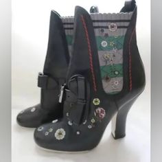 Sz 40 Nib Fendi Applique Embelished Sock Boots Designer Embellished Boots For Fall, Designer Embellished Round Toe Boots, Designer Embellished Black Boots, Designer Spring Boots, Designer Black Boots For Spring, Fendi Boots, Black Leather Cowboy Boots, Grey Suede Boots, Beige Boots