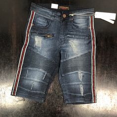 Blue Denim Stripe Jeans Sz 30 Fitted Denim Jean Shorts For Streetwear, Blue Denim Jean Shorts With Five Pockets, Dark Wash Straight Leg Denim Jean Shorts, Blue Denim Jean Shorts For Streetwear, Urban Denim Blue Jean Shorts, Urban Blue Denim Jean Shorts, Medium Wash Denim Jean Shorts For Streetwear, Striped Jeans, Mens Shorts