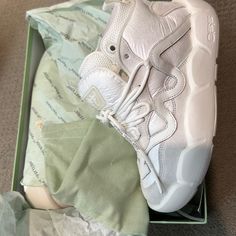 Off-White C/O Virgil Abloh Optic Chlorine Sz 40 Box & Dust Bag Incl Designer White Synthetic Sneakers, White High-top Synthetic Sneakers With Textured Sole, White Synthetic High-top Sneakers With Textured Sole, Modern White High-top Sneakers With Textured Sole, Off White Shoes, White C, White Box, Virgil Abloh, Womens Shoes Sneakers