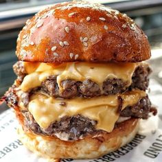 Hamburgueria artesanal em casa Big Burger, Double Cheeseburger, London Food, Delicious Burgers, Burger Buns, Burger Recipes, Food Obsession, Food Guide, Food Network