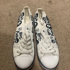 In Almost New Condition. Never Worn Just Have Some Dust From Storage. Not Actual Converse Brand But Similar Style. Tagged For Exposure. Pink Leather Converse, Black All Star Converse, Navy Blue Converse, Harry Potter Shoes, Converse 70, Maroon Converse, Black And White Converse, Black High Top Sneakers, Grey Converse