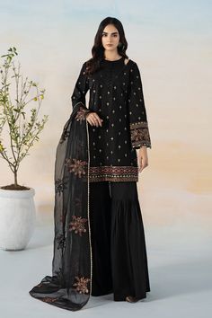 Maria B DW-EF24-15 Monochrome Collection 2024 Unstitched Black Suits For Eid, Black Sets For Work Wear And Eid, Border Embroidery Designs, Maria B, Border Embroidery, Jacquard Pattern, Suit Fabric, Modern Trend, Pakistani Outfits