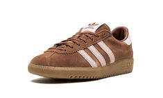 Adidas BRMD WMNS "Sandy Pink" Brown Sneakers Women, Brown Adidas, Thrift Inspo, Adidas Sneakers Women, Adidas Pink, Sneakers Women, Stadium Goods, Brown Sneakers, Pink Adidas