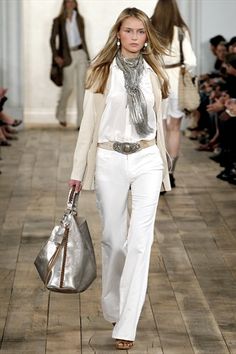 Ralph Lauren Spring 2011 |  New York Fashion Week Chique Outfits, Mode Inspiration, White Pants, Street Styles, Moda Fashion, Look Fashion, Passion For Fashion