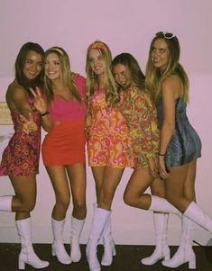 Halloween Best Friend Costumes, Disco Girl Costume, College Halloween Costume Ideas, Best Friend Costumes, Hippie Costume Halloween, Friend Costumes, Halloween Costumes For Teens Girls, Best Friend Halloween Costumes