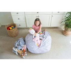 The Bean Bag Chair Cover is the ultimate solution for parents who are looking for a practical and fun way to organize their children's stuffed animals while also creating a cozy, comfortable space for them to relax and play. This versatile product combines the functionality of a toy organizer with the comfort of a bean bag chair, making it an ideal addition to any child's bedroom or playroom. Crafted from high-quality, durable cotton canvas, the Bean Bag Chair Cover is designed to withstand the Small Toddler Bedroom, Stylish Toy Storage, Bean Bag Storage, Bean Bag Lounge, Bedroom Organizer, Storage Seating, Stuffed Animal Bean Bag, Toy Storage Solutions, Dandelion Print