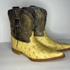 New El General Cowboy Genuine Leather Boots. Never Worn! There Is An Insert Missing In One Of The Boots. Yellow Ostrich Leather With Pointed Toe Size 2 Questions? Ask Away! Happy Shopping! Yellow Western Leather Boots, Yellow Western Boots With Round Toe, Yellow Leather Boots With Snip Toe, Genuine Leather Boots, Ostrich Leather, Leather Cowboy Boots, Boots Leather, Yellow And Brown, Cowboy Boots