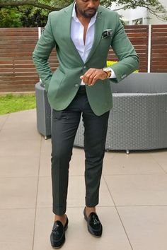 Formal Men Suit, Green Blazer Outfit, Suits For Work, Formal Dress For Men, Formal Suits Men, High Low Bridesmaid Dresses, Green Formal Dresses, Dinner Wear, Formal Men