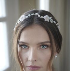 Bridal Headpiece Tiara - Etsy Israel Hair Chain Wedding, Bridal Earrings Studs, Finger Bracelets, Hair Accessories Bridal, Beautiful Chokers, Hair Chains, Hair Wreath, Head Jewelry, American Wedding