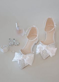 Meet Vida! Comfortable wedding flats with stunning satin bow details with sparkling rhinestones... Perfect match of classic bridal bows and modern sparkles... We designed the most comfortable bridal flats for brides who love beauty and comfort! Vida is made with 1/4" an inch flat heels and the finest ivory satin bows and stunning jewel details... Did we mention, Vida has the most comfortable fit! Perfect for modern brides! Also, these wedding shoes with flat heels are perfect for outdoor and gar Comfortable Wedding Flats, Bridal Flat Shoes, Gold Bridesmaid Shoes, Silver Bridesmaid Shoes, Lace Wedding Heels, Comfortable Wedding Heels, Gold Bridal Shoes, Mother Of The Bride Shoes, Glitter Wedding Shoes