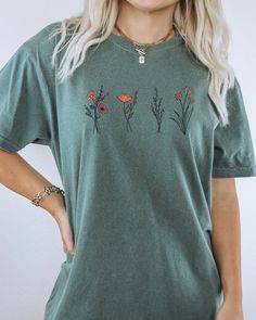 Casual Green Tops With Plant Print, Green Cotton Shirt With Floral Embroidery, Casual T-shirt With Floral Embroidery For Gift, Everyday Floral Print Short Sleeve Top, Green T-shirt For Everyday Spring Wear, Cotton Tops With Plant Print, Cotton Tops With Plant Print As Gift, Cotton Tops With Plant Print For Gifts, Botanical Style Short Sleeve Cotton Tops