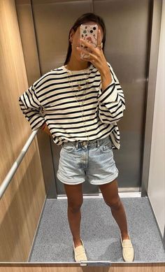 Striped Top Outfit Aesthetic, London Outfits August, Surfergirl Style, Alledaagse Outfits, Looks Pinterest, Outfits Verano, Mode Inspo, Fashion Fits