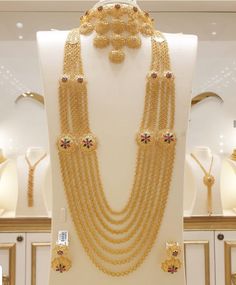 Gold Mala, Bridal Jewelry Sets Brides, Pakistani Bridal Jewelry, Bridal Jewels, Tiffany And Co Necklace, Gold Bridal Jewellery, Gold Jewellry