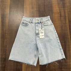 Nwt Zara Denim Light Wash Shorts Size 4 Light Wash Raw Hem Longer Denim Shorts Condition: New ! In Excellent Condition. All Items Come From A Pet-Free Smoke-Free Home. Please Look At All Pictures They Are A Big Part Of The Description. Streetwear , Comfy , Minimal , Classic , Preppy , Business , Femme & Girly , Festival , Boho , Bohemian , Y2k , Flirty , Feminine , Wedding , Edgy , Hipster , Statement , Business , Retro, Beach , Edgy Hipster, Long Denim Shorts, Preppy Business, Feminine Wedding, Retro Beach, Minimal Classic, Zara Shorts, Classic Preppy, Boho Bohemian