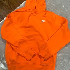 Brand New Burnt Orange Nike Hoodie, Orange Casual Crew Neck Hoodie, Casual Orange Crew Neck Hoodie, Nike Casual Orange Tops, Casual Nike Orange Tops, Casual Orange Nike Tops, Orange Hoodie Aesthetic, Preppy Images, Orange Nike Hoodie