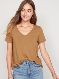 Our Luxe T-shirts are softer than the rest, with a draped, flawless fit ?? Rib-knit crew neck.  Short sleeves.  Straight hem.  Rayon, with comfortable stretch.  @modelsizes 5’9":S | 5'7":L | 5'10":XL @modelsizes BodEquality means size equal Casual Everyday V-neck Top With Short Sleeves, Casual V-neck Top With Relaxed Fit, Trendy Soft-washed V-neck Top, Soft-washed V-neck T-shirt Relaxed Fit, Casual Everyday Cotton V-neck Top, Comfortable V-neck Relaxed Fit Tops, Comfortable Relaxed Fit V-neck Top, Casual Cotton V-neck Top, Trendy Everyday V-neck T-shirt