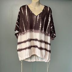 Brown And White Tie Dye V-Neck Dolman Sleeve Tunic, Drawstrings At Sides, Contains Spandex , Brand New Size Xl White V-neck Top For Summer Vacation, Summer V-neck Top For Beach, Casual White Relaxed Fit V-neck Top, White V-neck Top For Spring Vacation, Simple Tops, Indigo Dress, Sleeveless Tunic Tops, Short Sleeve Tunic Tops, Tie Dye Tunics