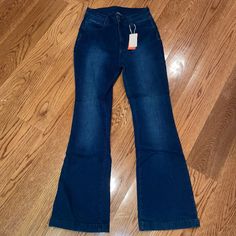 Flamingo Jeans New With Tags Size Large Dark Denim Wash Paige Denim Jeans, Super Flare Jeans, Dark Wash Flare Jeans, High Waisted Mom Jeans, Denim Color, Light Blue Jeans, Dark Jeans, Grey Jeans, Denim Flares