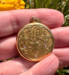 "Rare & Lovely! 14k Diamond Art Nouveau Flower Pendant Locket with 3 Diamonds Graceful flowers, diamonds and an interior locket ready for 2 pictures.  Initials engraved on the back appear to be LKP Good snap. Stamped 14k. Approximately 1\" round Weight: 9.35g Ref#CF" Art Nouveau Locket, Vintage Locket Necklace, Locket Necklace Vintage, Small Crafts, Art Nouveau Flowers, Pendant Locket, Picture Locket, Vintage Jewlery, Vintage Lockets