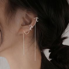 Color: One Right Ear Star Moon Hanging Earrings (White Gold Color) Fashion Element: Moon Style: Sweet and Cool Style Korean Fashion Jewelry, Cute Earrings Aesthetic, Moon Outfit, Simplistic Jewelry, Night Jewelry, Moon Hanging, Cute Promise Rings, Jewelry Necklace Simple, Stained Glass Earrings