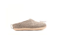 Woollyes Indoor Open Heel Slippers in Natural Brown are designed for those who appreciate quality and comfort. Perfect for indoor wear, these slippers provide excellent breathability and moisture control, ensuring your feet stay comfortable throughout the day. The suede leather sole offers stability on any indoor surface, making each step feel secure and supported. These slippers are made with care, free from pollutants, making them a great choice for individuals with sensitive skin. By choosing Comfortable Slip-on Slippers With Rubber Sole, Flat Indoor Slippers With Rubber Sole, Gray Non-slip Closed Toe Slippers, Brown Slip-on Slippers For Everyday Wear, Casual Beige Slippers With Soft Sole, Indoor Slippers With Rubber Sole And Round Toe, Indoor Slippers With Round Toe And Rubber Sole, Comfortable Indoor Slippers With Leather Sole, Comfortable Indoor Slippers With Soft Sole