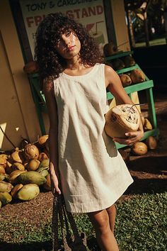 Full Of Sunshine Cotton-Linen Mini Gorgeous Summer Dresses, Free People Summer, White Linen Dresses, Casual Tanks, Linen Mini Dress, Scoop Neck Dress, Free People Clothing, Linen Style, People Dress