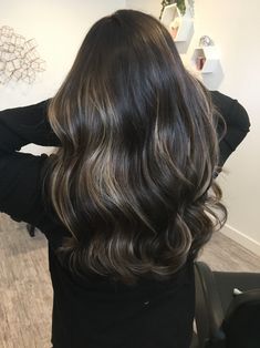 Elevated Brunette Hair, Subtle Highlights On Dark Hair, Lived In Highlights Brunette, Subtle Balayage Black Hair, Subtle Highlights For Dark Hair, Brunette With Subtle Highlights, Dimensional Brunette Dark, Subtle Brown Balayage, Subtle Brunette Balayage