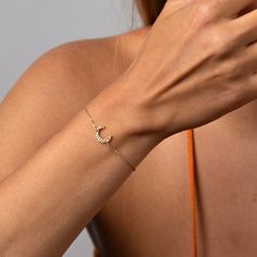 Delicate Gold Moon-shaped Jewelry, Gold Minimalist Moon Bracelet, Adjustable Silver Moon Bracelet, Gold Moon-shaped Bracelet For Gift, Gold Moon-shaped Bracelets As Gift, Moon Bracelet, Gold Gold, Steel Jewelry, Stainless Steel Jewelry