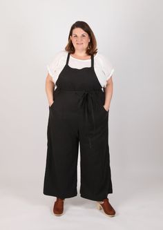 This is a PDF downloadable pattern. Both Curvy & Standard fits are included with your purchase. The Burnside Bibs are versatile overalls that can be dressed up or down. Shoulder straps transition to narrow ties with several options for tying. Intermediate level pattern This pattern is curvy size 18-34, for standard fit click here Cover model is wearing size 24 Pattern files are layered Show us your #burnsidebibs on Instagram Video Tutorial here, blog tutorial here. Having trouble printing your P Work Overalls, Instagram Pattern, Bib Pattern, Sewing Blogs, Cover Model, Fabric Shop, Bibs, Silk Blouse, Sewing Pattern