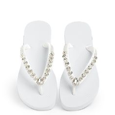 Summer flip-flop beach sandals are designed for women, ladies, and girls. Features light luxury rhinestones adorn the strap. Make the shoes more attractive, and the details are particularly charming which easily catch other's attention. The beautiful stones make the flat beach sandal even more stunning. This pair of crystal sandals can be worn with any dress you wear, beach sandals suit jeans, shorts, skirts, dresses, and other casual wear, which will be perfect for the beach, vacations, beach w Summer Flip Flops Beach, Light Pink Flats, Designer Flip Flops, Low Heel Flats, Flip Flops Beach, White Flip Flops, Easy Fashion, Crystal Sandals, Boho Sandals