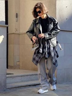 Checkered Shirt Outfit, Fashion Corner, Easy Style, Casual Street Style, Try It, Flannel Shirt