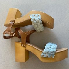 New In Box Light Blue Denim Braided 70s Style Platform Sandals With Block Heels. Size 10. Ankle Buckle Straps. Retro Beige Heels For Summer, Retro Beige Summer Heels, Retro Spring Platform Clogs, Retro Spring Clogs With Round Toe, Retro Round Toe Clogs For Spring, Retro Open Toe Clogs For Summer, Trendy Beach Clogs With Wooden Heel, Trendy Clogs With Wooden Heel For Spring, Blue Platform Clogs For Summer