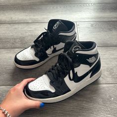 Men’s 8/Women’s 9.5 Air Jordan 1 Mid Se ‘All Star 2021’ Bought For $214 Minimal Creasing + Barely Worn White Jordan 1, Nike Shoes Black, Black And White Jordans, Jordan 1 Mids, Shoes Black And White, Black Nike Shoes, White Jordans, Air Jordan 1 Mid Se, Shoe Inspo