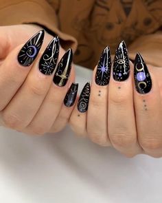 Short Halloween Nails, Mystic Nails, Halloween Nail Ideas, Horror Nails, Nail Art Halloween, Witch Nails, Halloween Acrylic Nails, Magic Nails