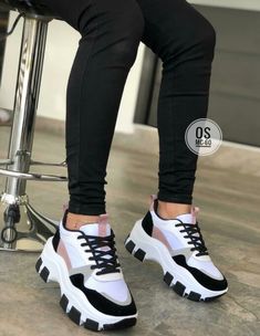 Turkish Film, Shoes Teen, Crazy Shoes, Air Max Sneakers, Sneakers Fashion, Nike Air Max, Casual Shoes, Girl Fashion